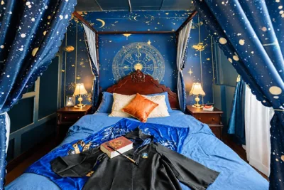 Camera Deluxe (2 adulti + 1 bambino) — The Hidden Wizards- Magical Harry Potter Themed Homestay